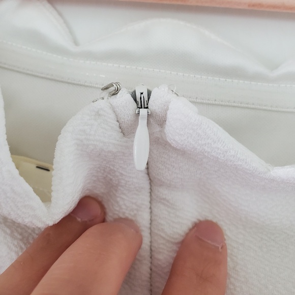 MIAMI OFF SHOULDER DRESS SIZE MEDIUM - Picture 6 of 7